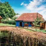 Spacer po okolicznych wsiach – tradycyjna architektura i lokalne legendy
