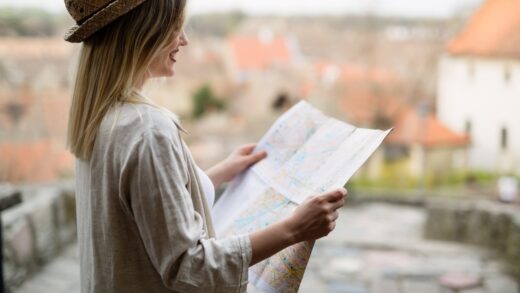 Jak korzystać z lokalnych przewodników i zasobów by lepiej poznać region